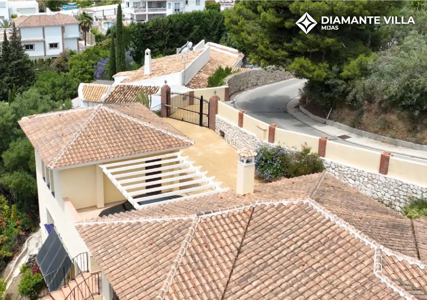 Diamante Villa 미하스