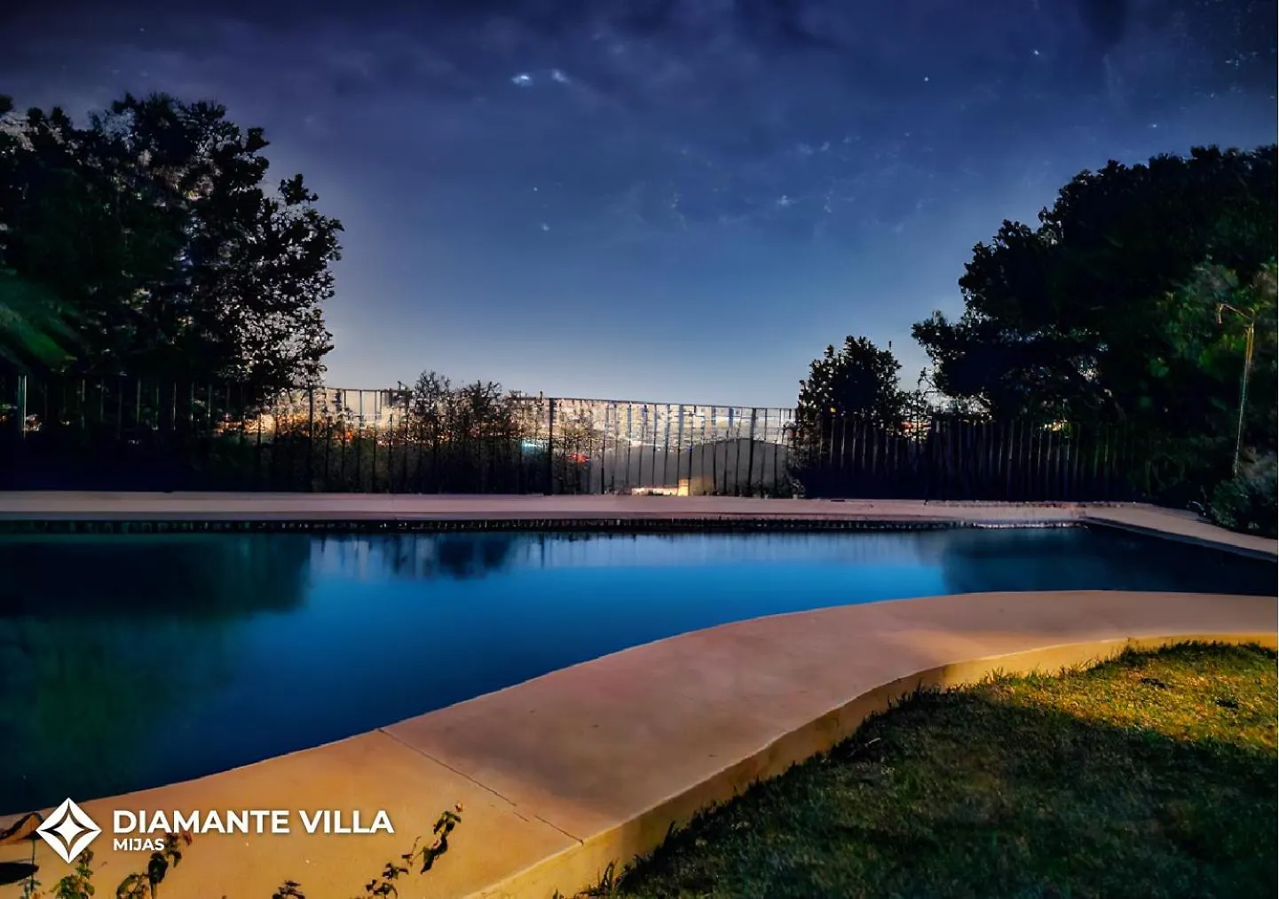 Diamante Villa 미하스