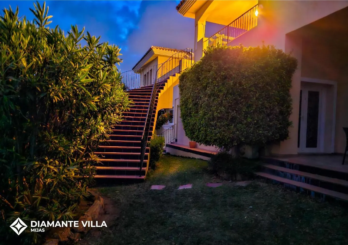 Diamante Villa 미하스